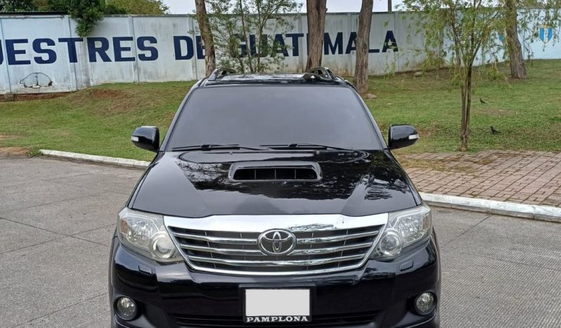 TOYOTA FORTUNER AT 4X4 2014 DE AGENCIA lleno