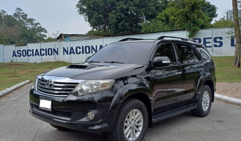 TOYOTA FORTUNER AT 4X4 2014 DE AGENCIA lleno