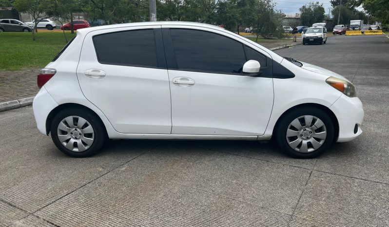 TOYOTA YARIS 2013 lleno