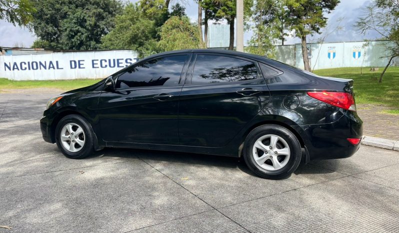 HYUNDAI ACCENT 2015 lleno